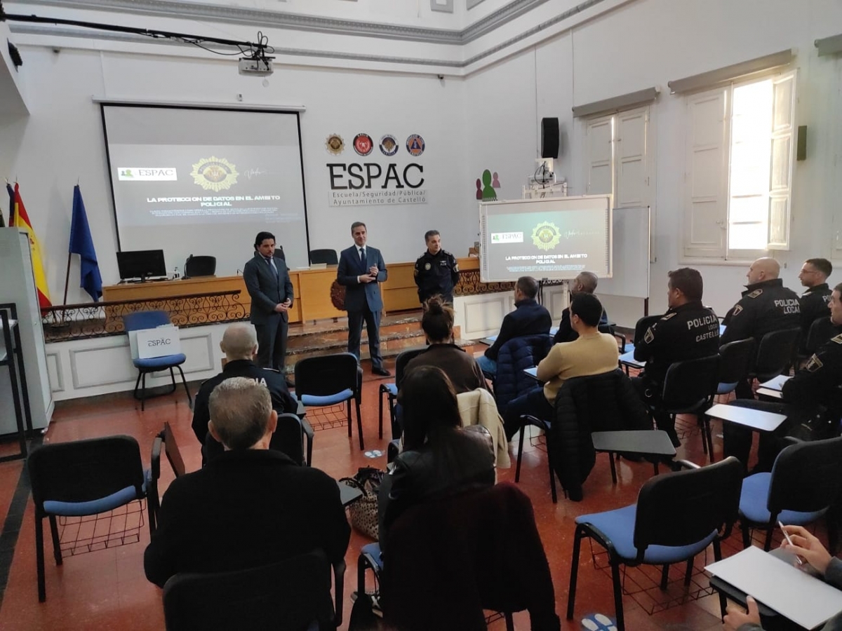 La Policía Local de Castelló se forma en protección de datos con un curso de ámbito autonómico