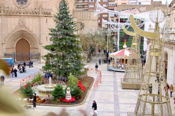 Cuenta atrás para la 'Encesa' navideña en Castelló: la mitología local y los ángeles, protagonistas