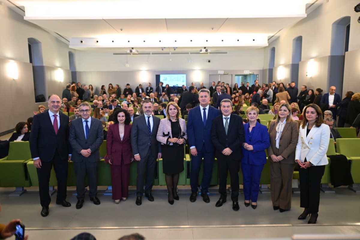 Los nuevos consellers intercambian las carteras: 