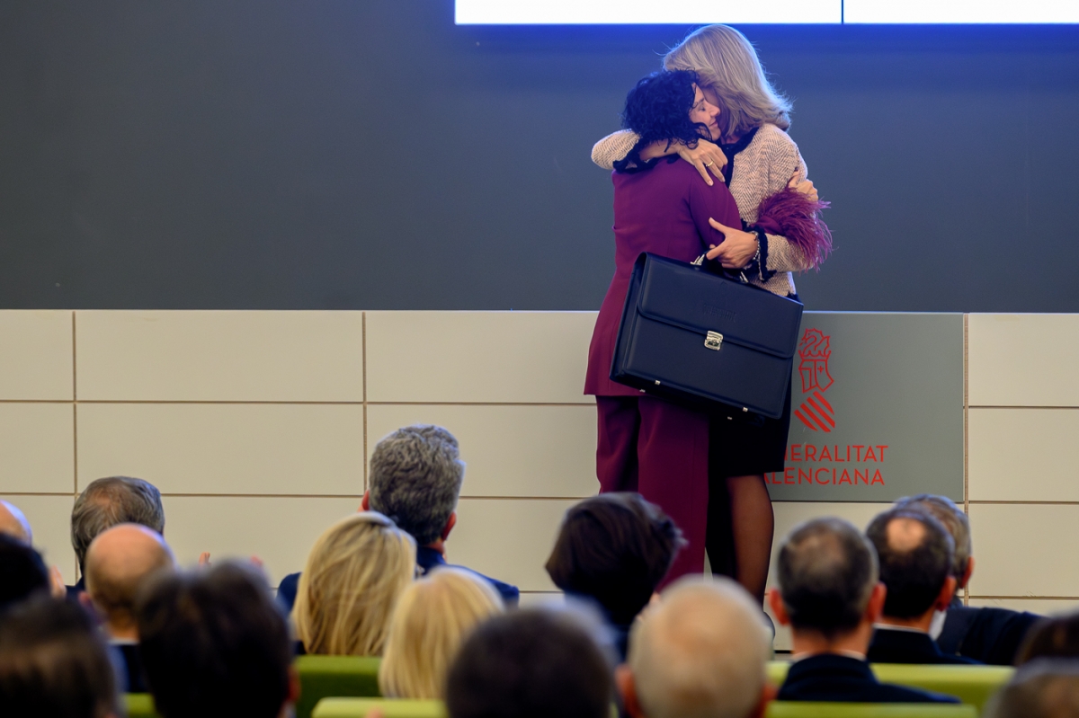 Las imágenes del traspaso de carteras del nuevo Consell