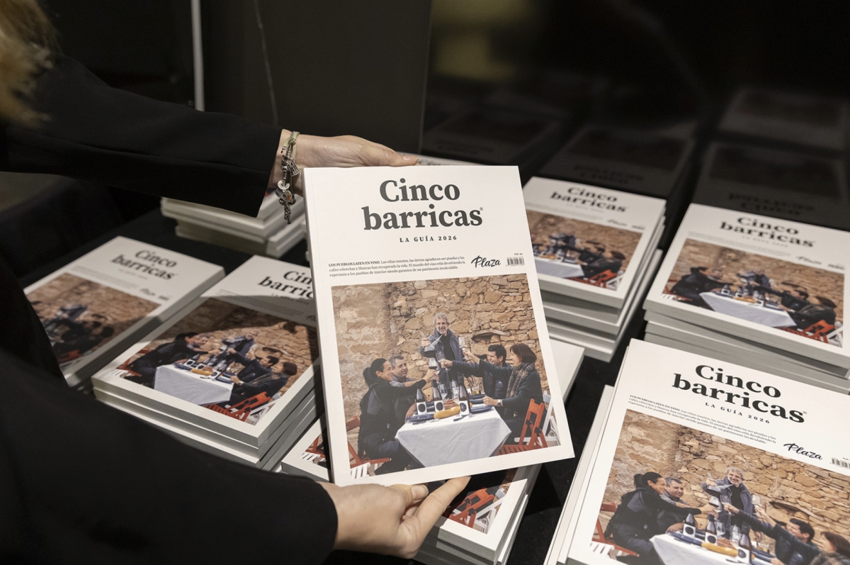 El vino devuelve la vida a los pueblos en La Guía Cinco Barricas 2026