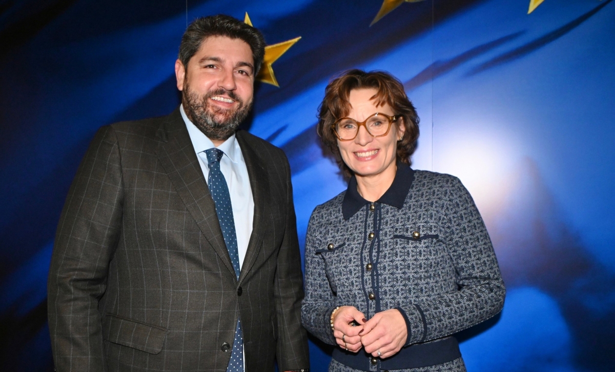 López Miras reclama en Bruselas a la comisaria Roswall que dé prioridad a las zonas que más agua necesitan