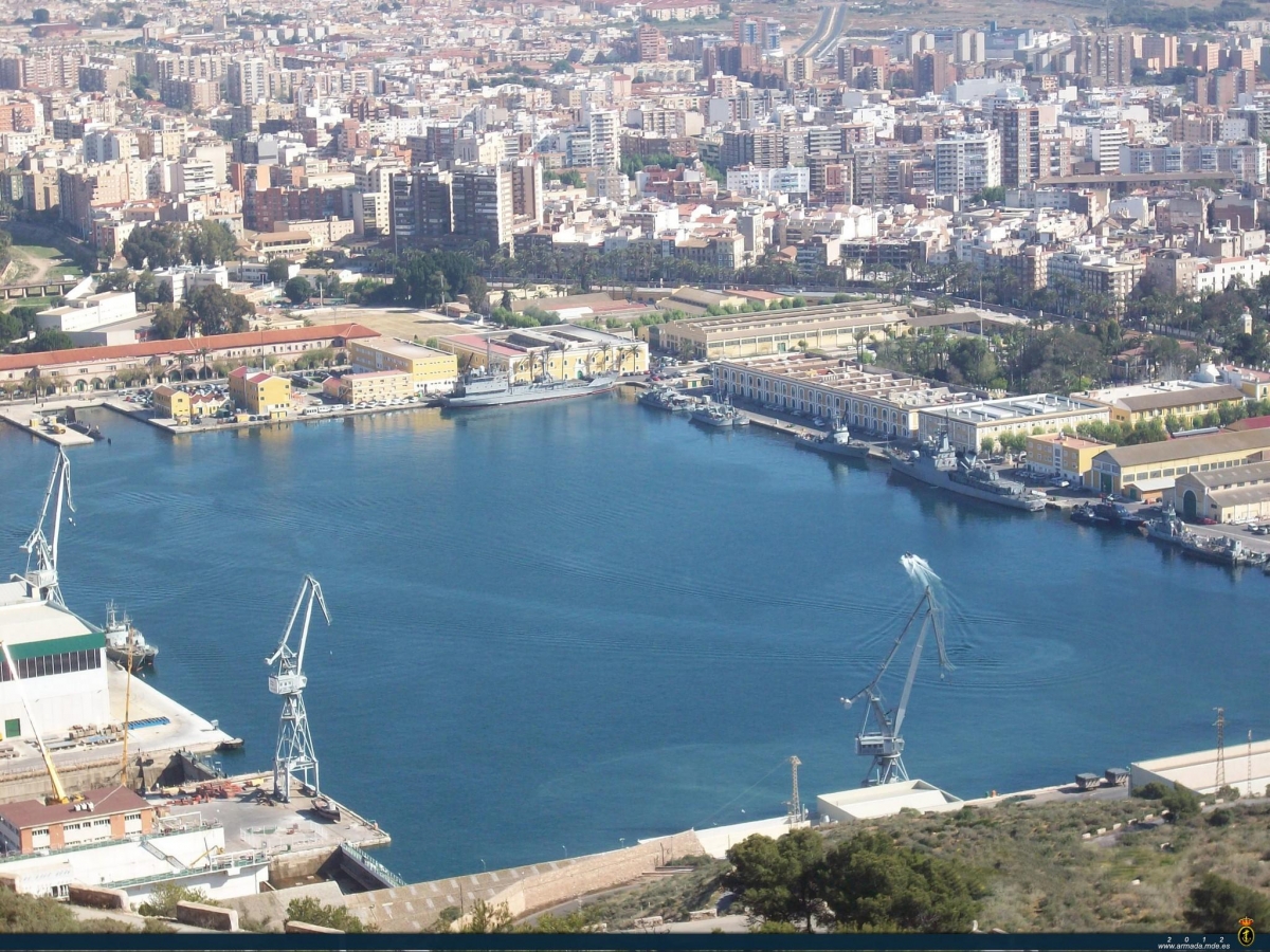 La Armada invierte 3,4 millones en embarcaciones anticontaminación en todos sus arsenales, entre ellos Cartagena