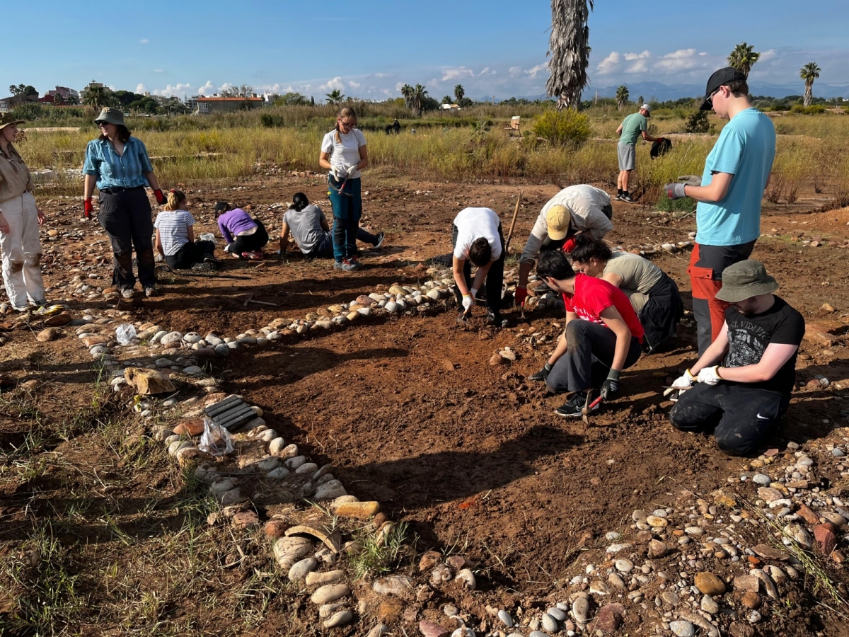 Burriana destina 5.000 euros al Aula de Arqueología Mediterránea de la UJI para impulsar la investigación del yacimiento del Palau