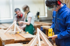 CaixaBank reúne a más de 50 agentes formativos en el Alto Palancia para fortalecer la alianza entre FP y empresas