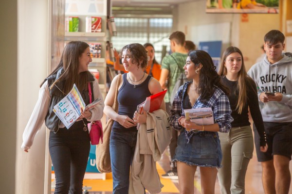 La UA comienza el curso con 21.500 alumnos: Medicina, la más demandada; la novedad, Ingeniería Aeroespacial