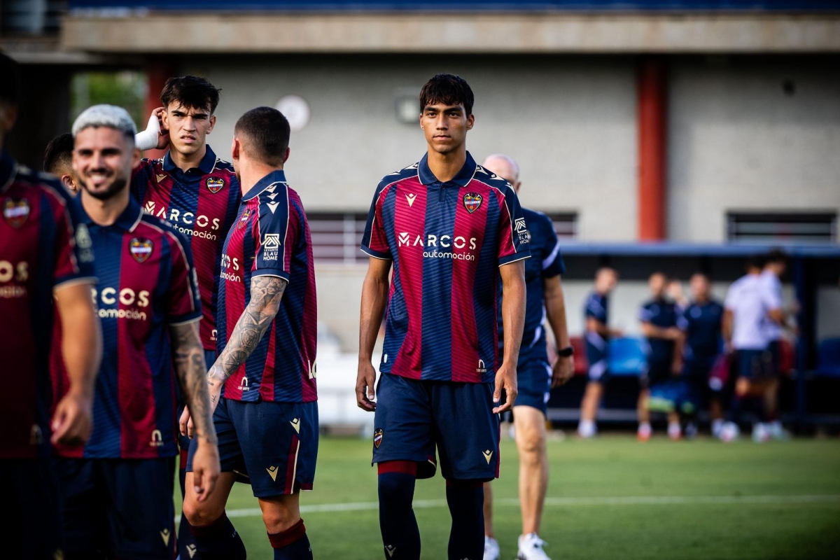 Krug, tras su debut con el Levante: “En el autobús me entraron los nervios”