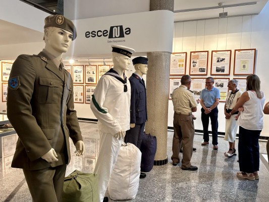 Benicàssim acoge una exposición del Ministerio de Defensa sobre la historia de 'la Mili'