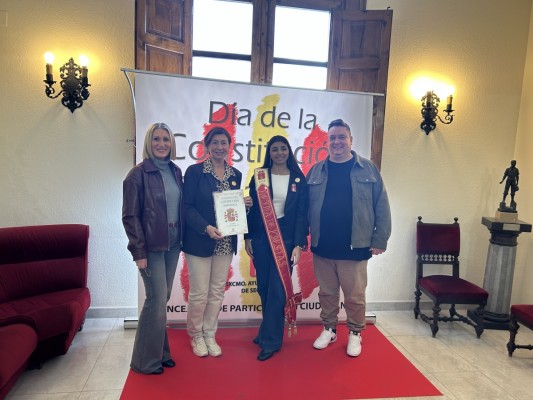 Medio centenar de personas celebran en Segorbe el Día de la Constitución con la lectura de sus artículos