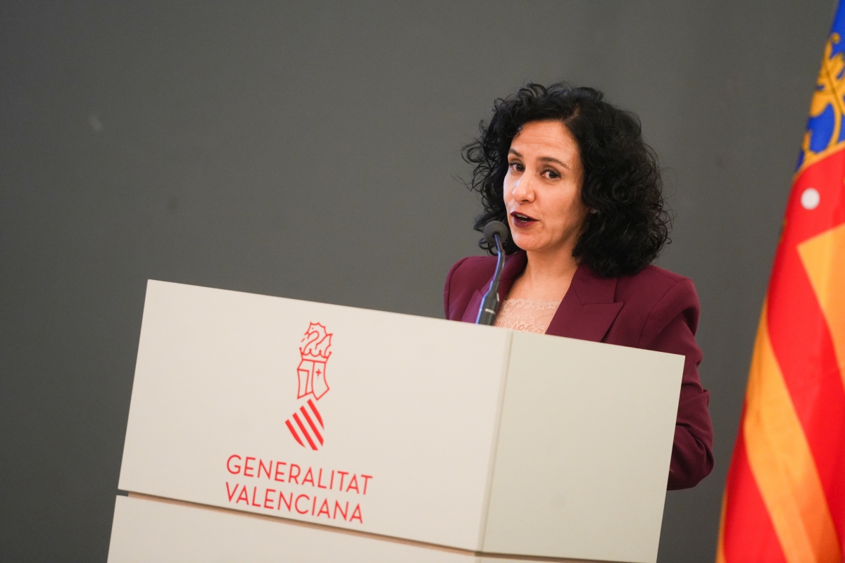 Elena Albalat asegura que el Consell dará un impulso a todas las políticas relacionadas con la familia