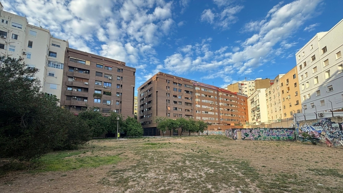 Solar donde se prevé ubicar el nuevo Jardín en Monteolivete en València. - Foto: AYTO VALÈNCIA