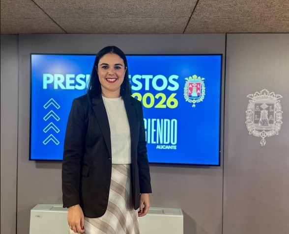 La edil de Hacienda de Alicante, Nayma Beldjilali. - 