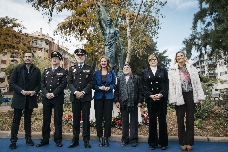 Castelló descubre la nueva escultura del 'Ángel Custodio' y estrena el 'Paseo de la Policía Nacional'
