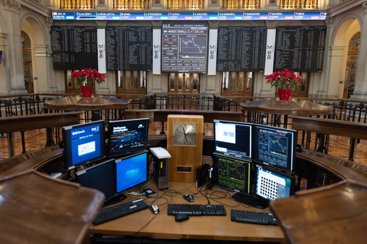 Un panel del Ibex 35 en el Palacio de la Bolsa. - Foto: ARCHIVO