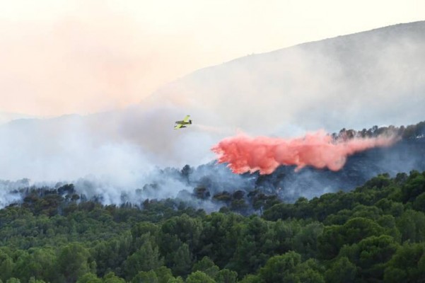 García Valls destaca los medios aéreos de extinción de incendios del Ministerio activos en Viver