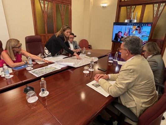 Tormo y Martínez Mus acuerdan iniciar el proyecto del vial rápido a la playa de Almassora