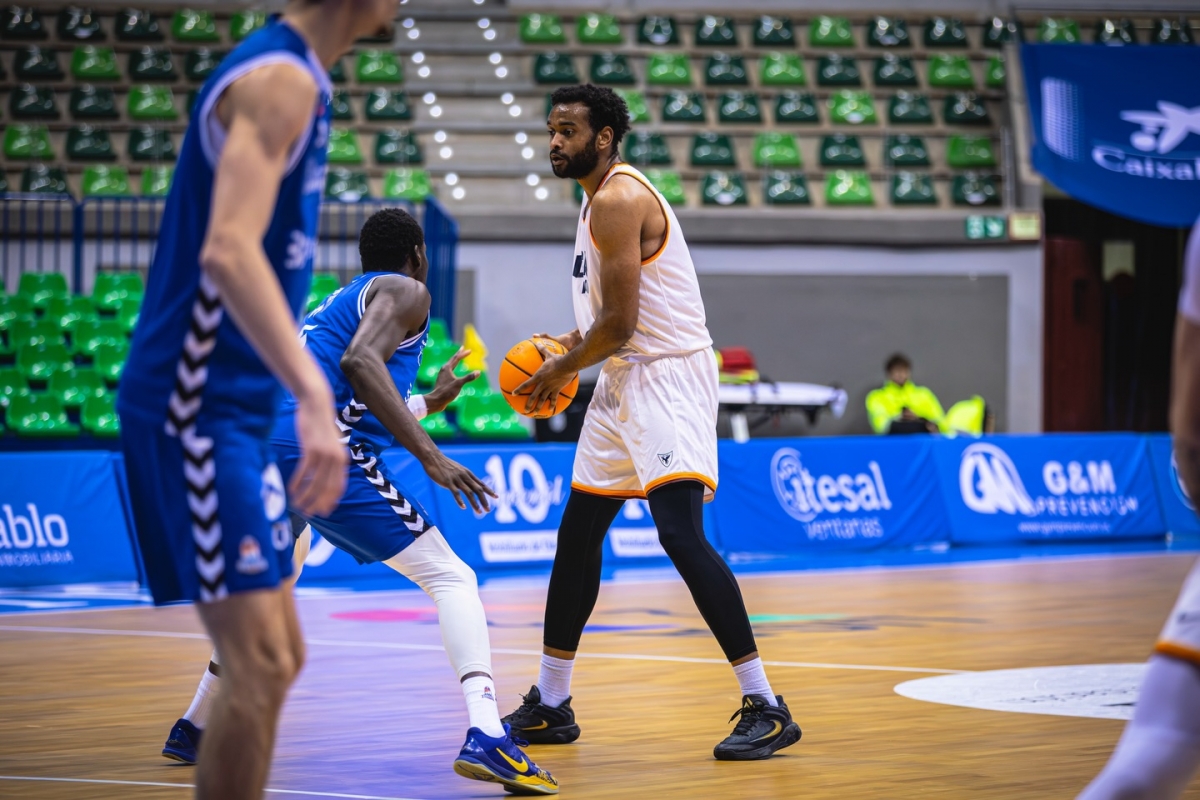 El equipo sub-22 del UCAM CB ve rota su racha triunfal en Burgos (87-61)