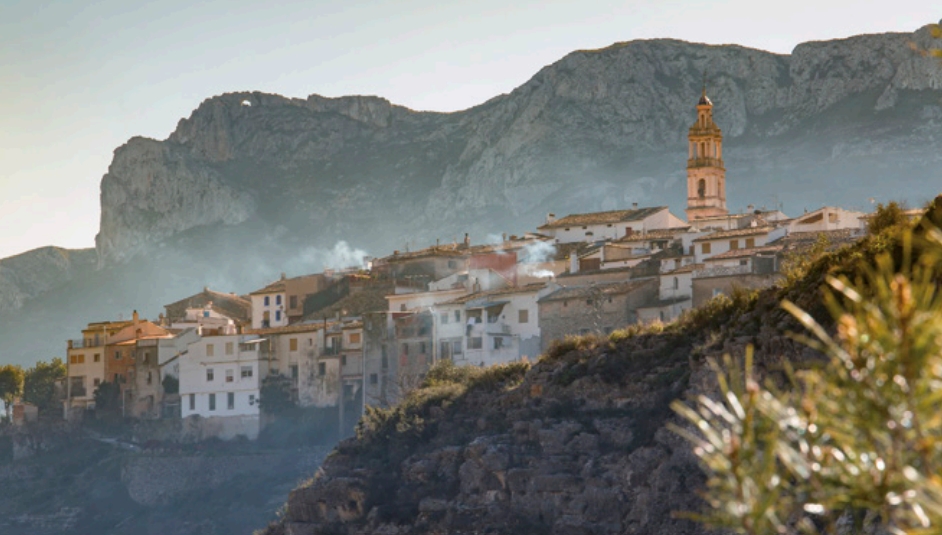 La Vall de Gallinera en invierno: un valle lineal con ocho pueblos y una historia que acompaña el paisaje