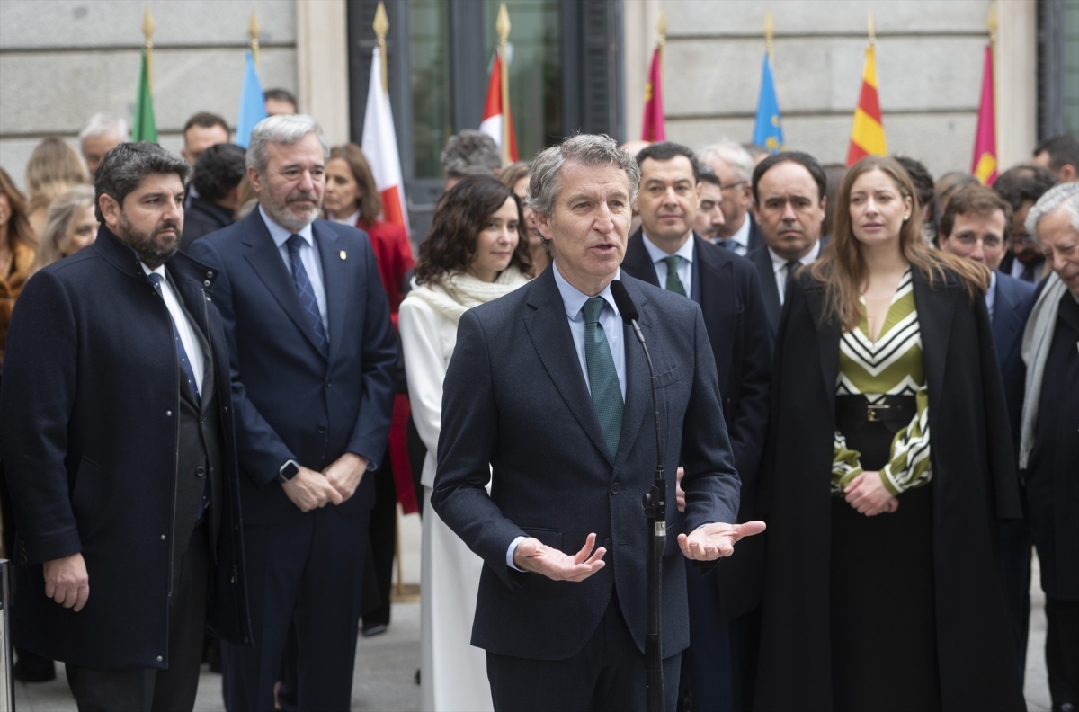 Feijóo dice, tras revelarse los mensajes de Pradas, que Mazón ya asumió responsabilidades: 