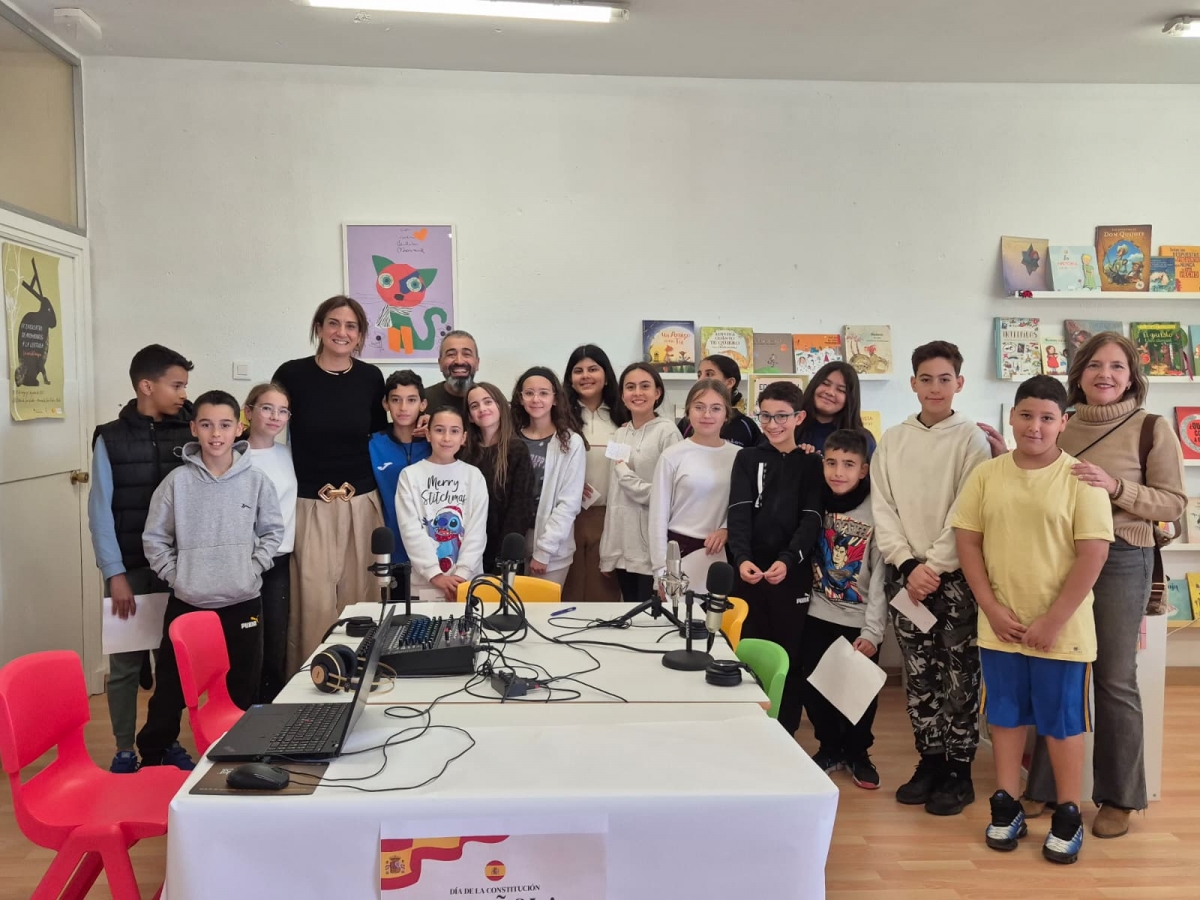 Los estudiantes llevaron a cabo una entrevista a la alcaldesa.  - Foto: Ayuntamiento de Archena