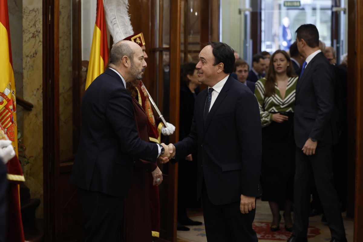 Pérez Llorca se estrena como 'president' en Madrid en la fiesta de la Constitución