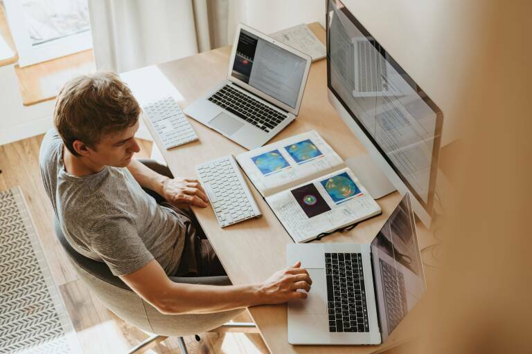 El mercado laboral de EEUU crea 142.000 empleos en agosto, muy por encima del dato de julio