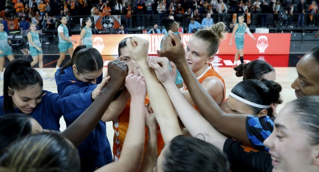 El Valencia mide el duelo de Salamanca en la visita del crecido Gran Canaria