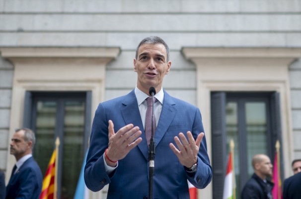 Sánchez se ve con apoyos para sacar iniciativas en el Congreso y reitera que seguirá hasta 2027
