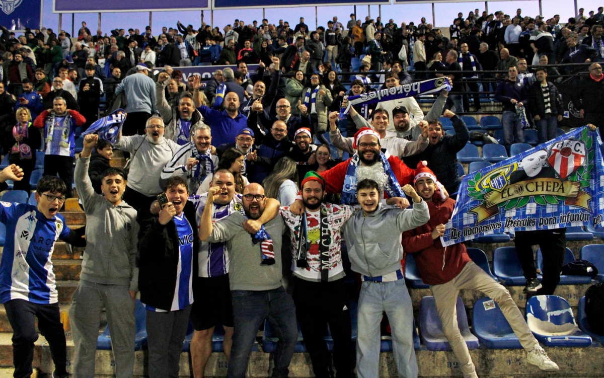 La grada, con una sonrisa - Foto: LOF La grada, con una sonrisa