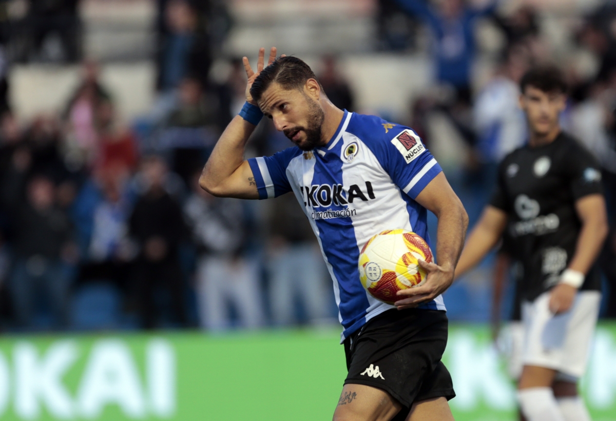 Fran Sol anota su segundo tanto - Foto: LOF Fran Sol anota su segundo tanto