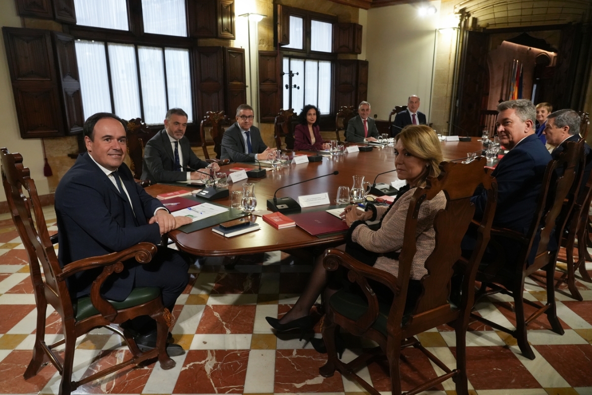 Primera reunión del Consell de Pérez Llorca. - Foto: EDUARDO MANZANA Primera reunión del Consell de Pérez Llorca.
