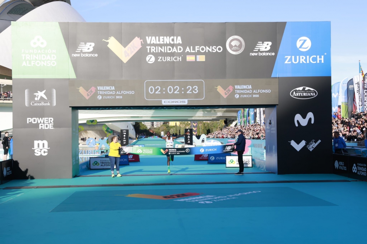 El keniano John Korir se impone con autoridad en Valencia