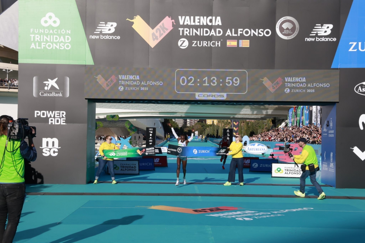 Janeth Jepkosgei firma la mejor marca mundial del año en Valencia