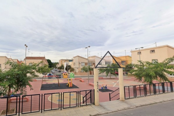 La plaza Carmen Conde de Barrio de Peral luchará contra el calor gracias a un proyecto piloto