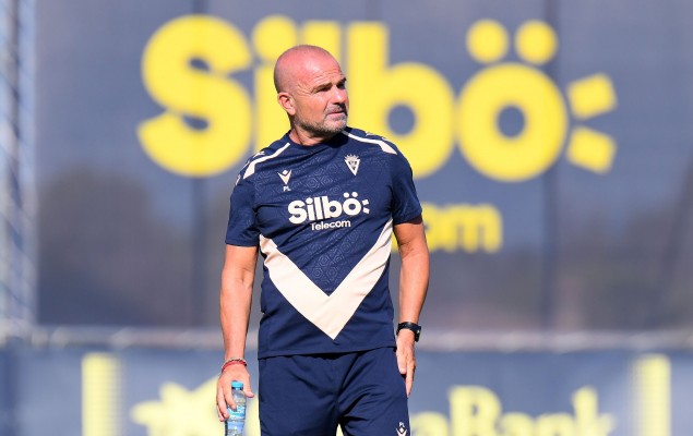 Paco López: “El Castellón es un equipo que arriesga muchísimo y que no te da respiro”