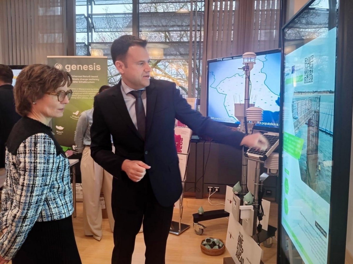 El director general del Agua, José Sandoval, junto a la comisaria europea de Medio Ambiente, Resiliencia Hídrica - 