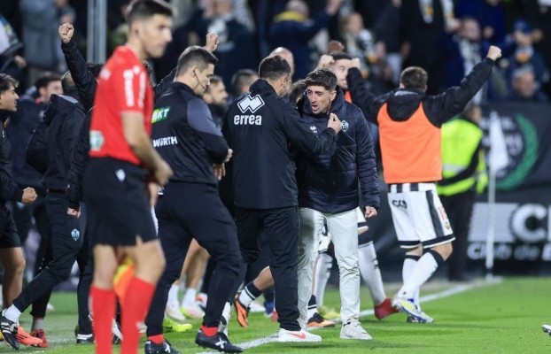 Castalia restaura su fortaleza con Pablo Hernández