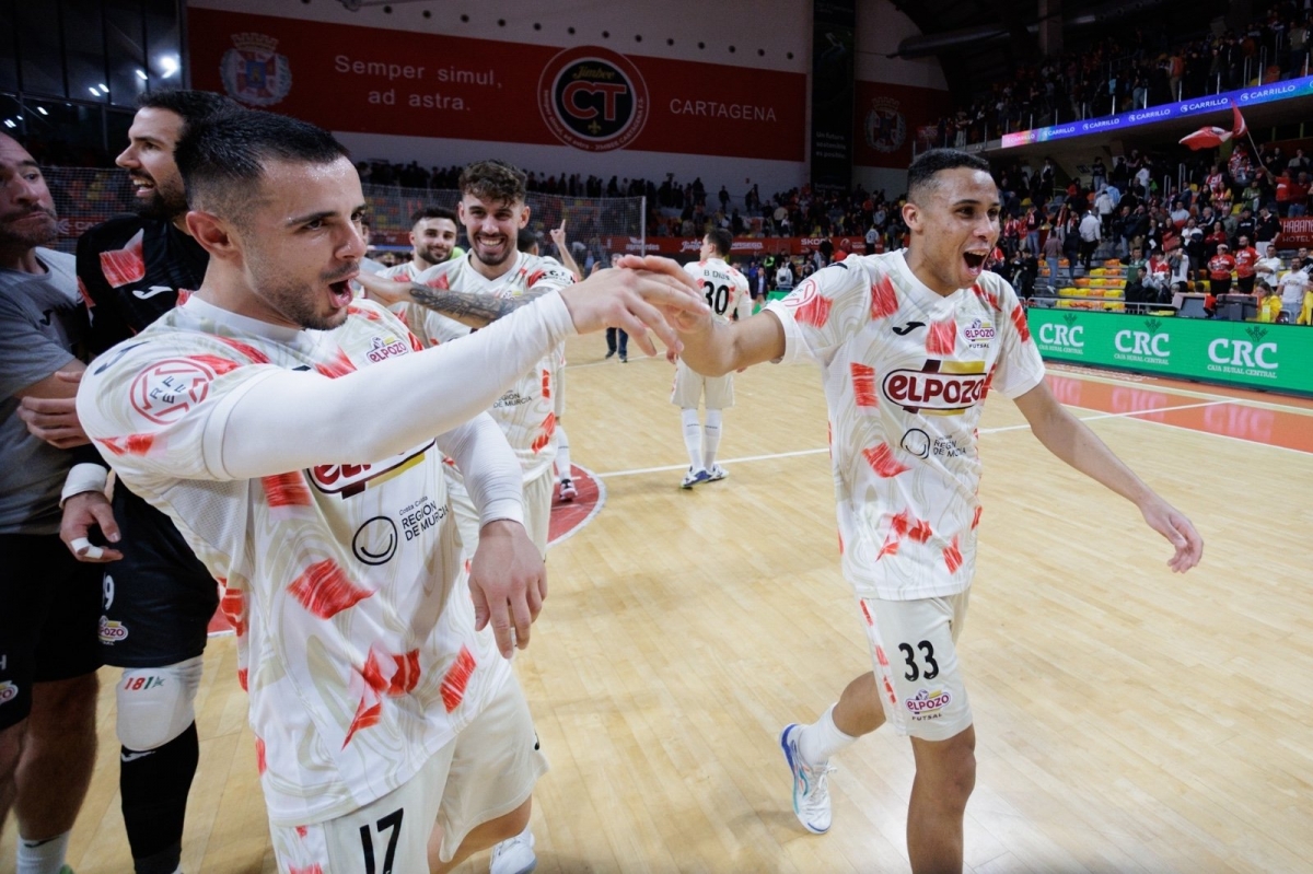 ElPozo, tras ganar el derbi y celebrarlo, se centra en la Copa del Rey. - Foto: PASCU MÉNDEZ