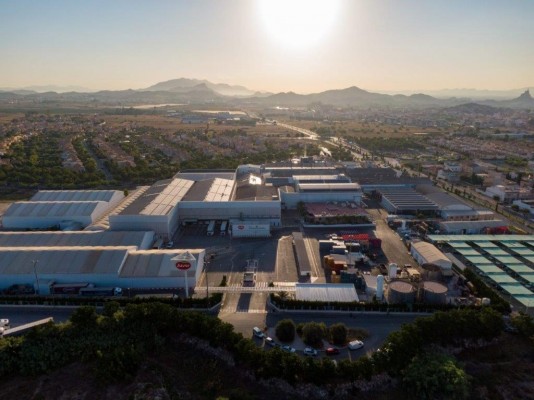 Juver invierte 12,6 millones en modernización industrial y transformación tecnológica mientras mejora sus resultados