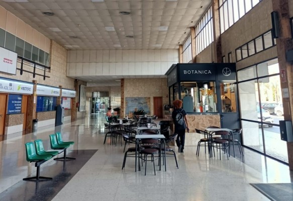 La Estación de Autobuses de Elche estrena una pequeña cafetería para dar servicio a los usuarios