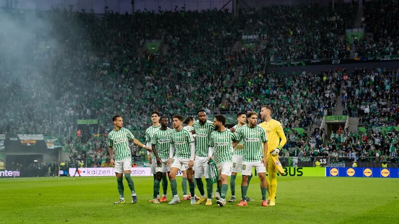 El Murcia recibirá al Betis en un duelo de reales en los dieciseisavos de final de la Copa del Rey