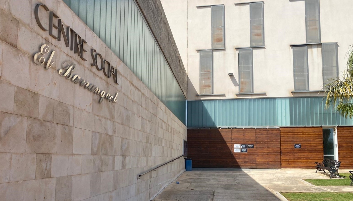 Fachada del centro social El Barranquet, en El Campello - 