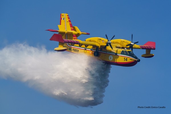 Alianza empresarial: Avincis transfiere a De Havilland sus certificados para los Canadair y abre soluciones a otros operadores