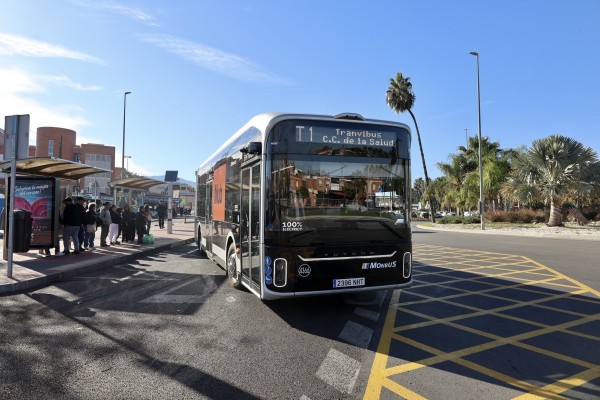 Así es, en imágenes, el tranvibús de Murcia que conecta Murcia con El Palmar