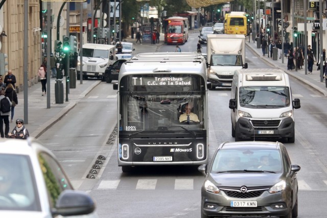 Murcia suma dos tranvibuses en pruebas que rotarán por las líneas de pedanías