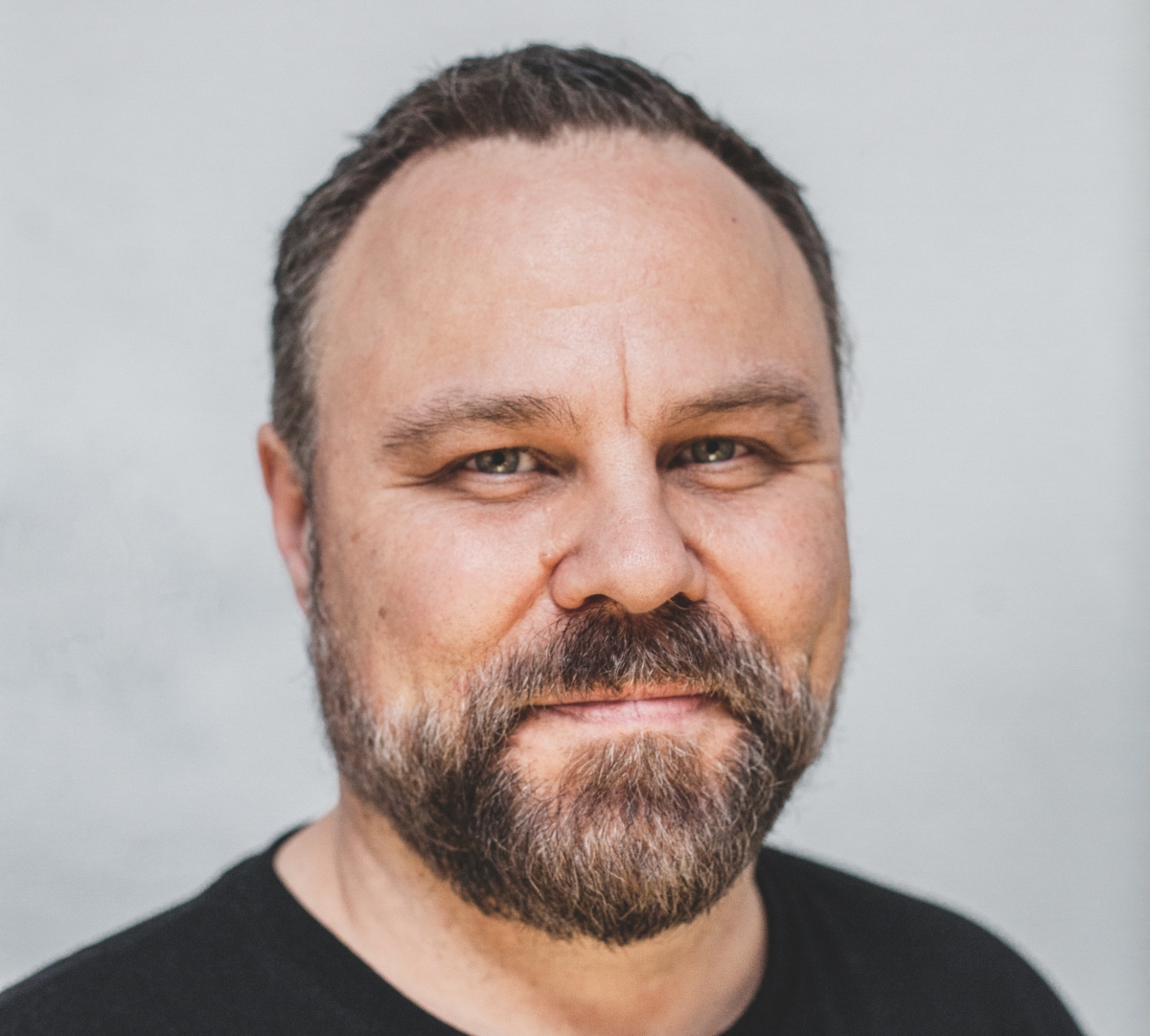 Pedro Torrijos cose una historia sobre la arquitectura y sus tragedias a partir de la Dana