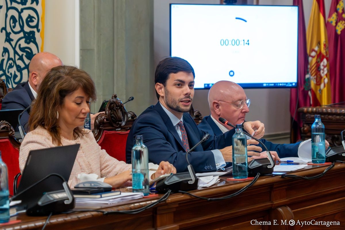 Plenos municipales que empiezan de día y acaban de noche: Cartagena busca fórmulas para no morir en el intento