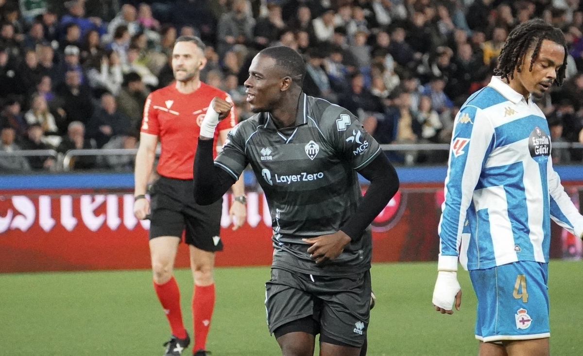 Marc-Olivier Doué, un revulsivo con gol en el centro del campo del Castellón