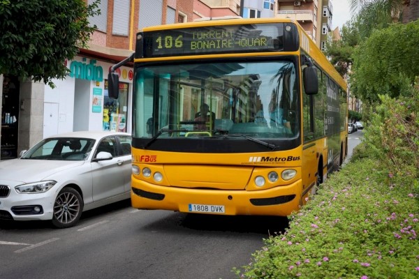 Torrent aprueba la prórroga del convenio con la ATMV para garantizar la movilidad hasta 2027
