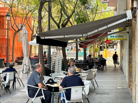 Más alegaciones en San Vicente: la oposición se vuelve a pronunciar, esta vez en la tasa de terrazas